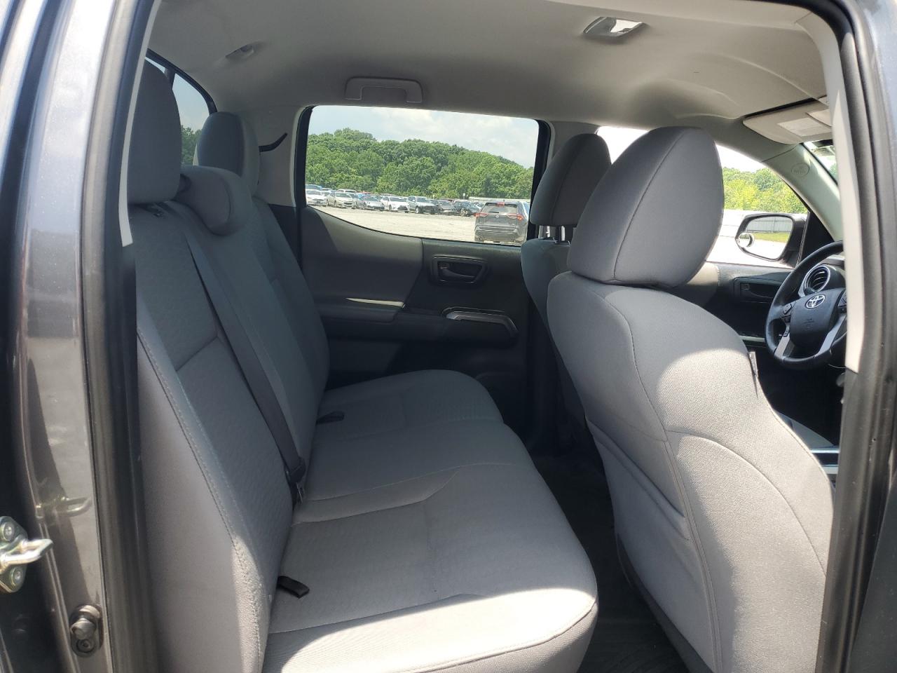 Toyota Tacoma Double Cab Image 9