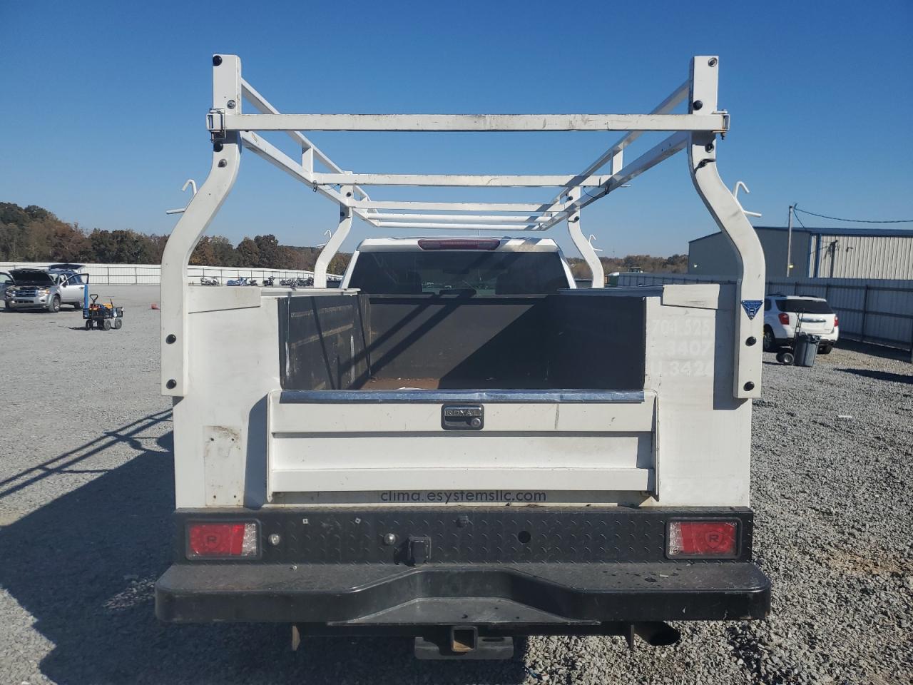 Chevrolet Silverado C2500 Heavy Duty Image 3