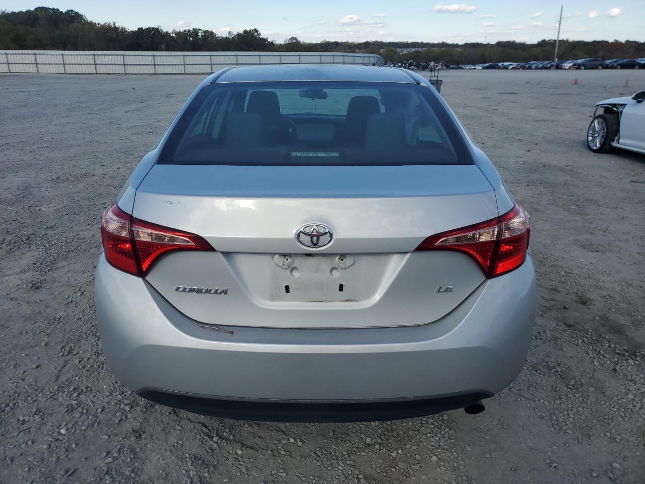 Toyota Corolla L Image 4