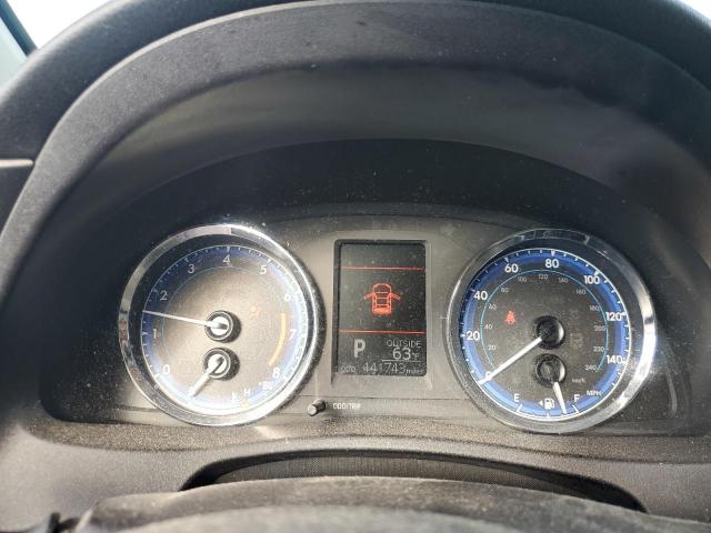 Toyota Corolla L Image 8