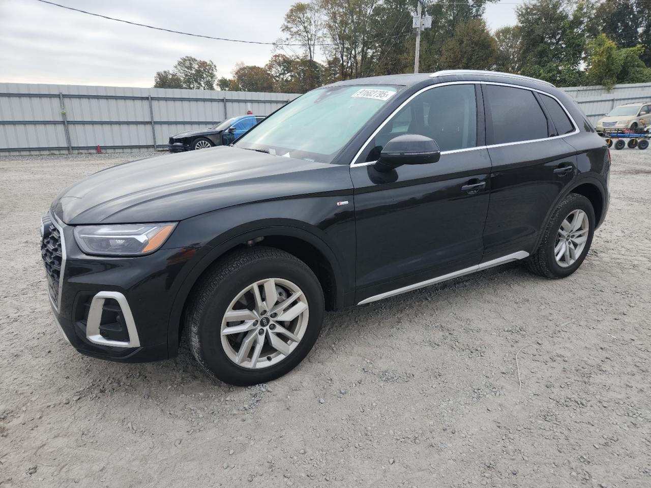 Audi Q5 Premium 45 Image 1