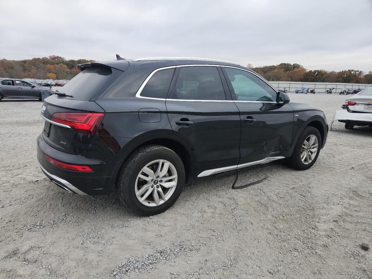 Audi Q5 Premium 45 Image 2