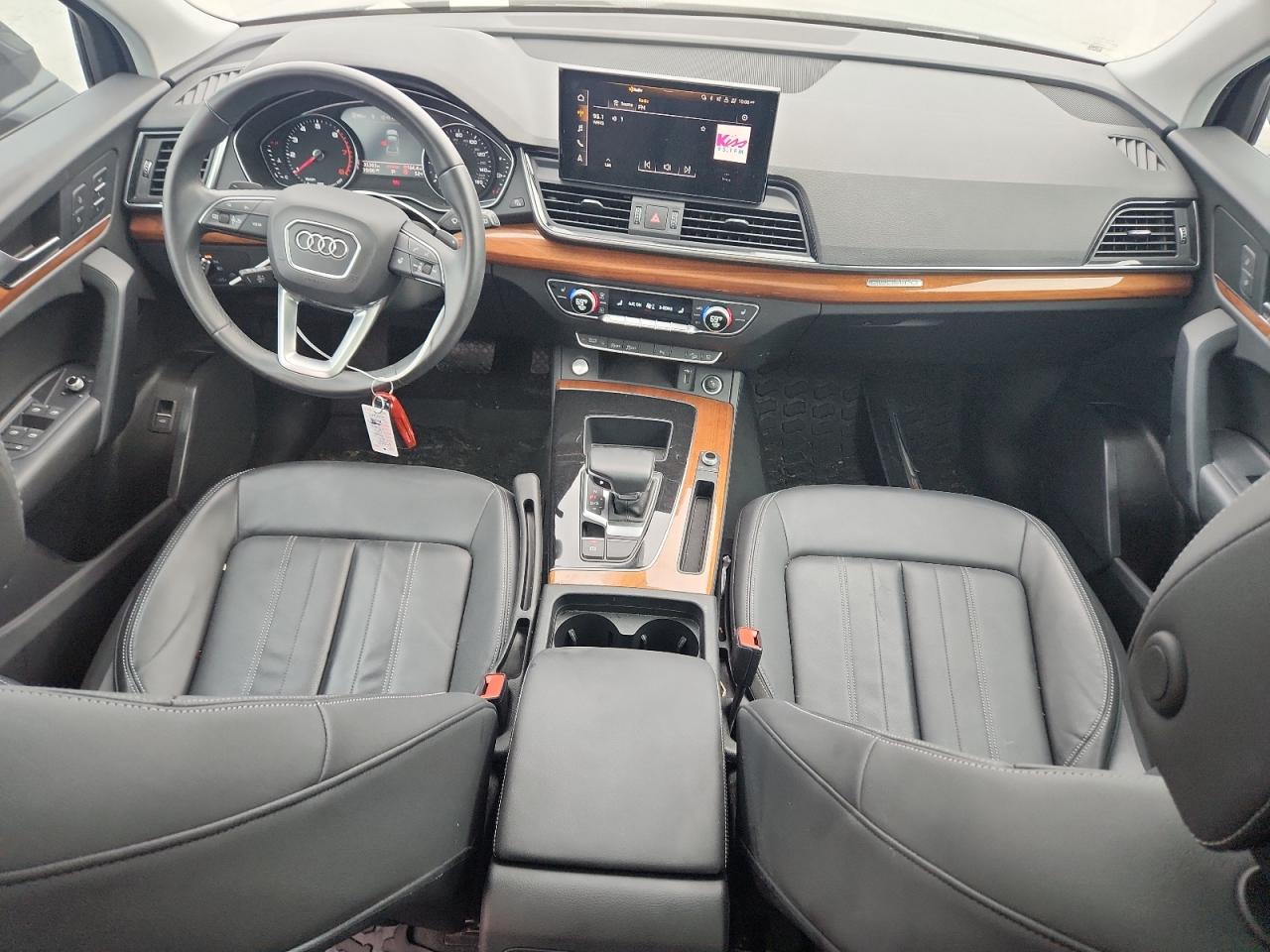 Audi Q5 Premium 45 Image 5