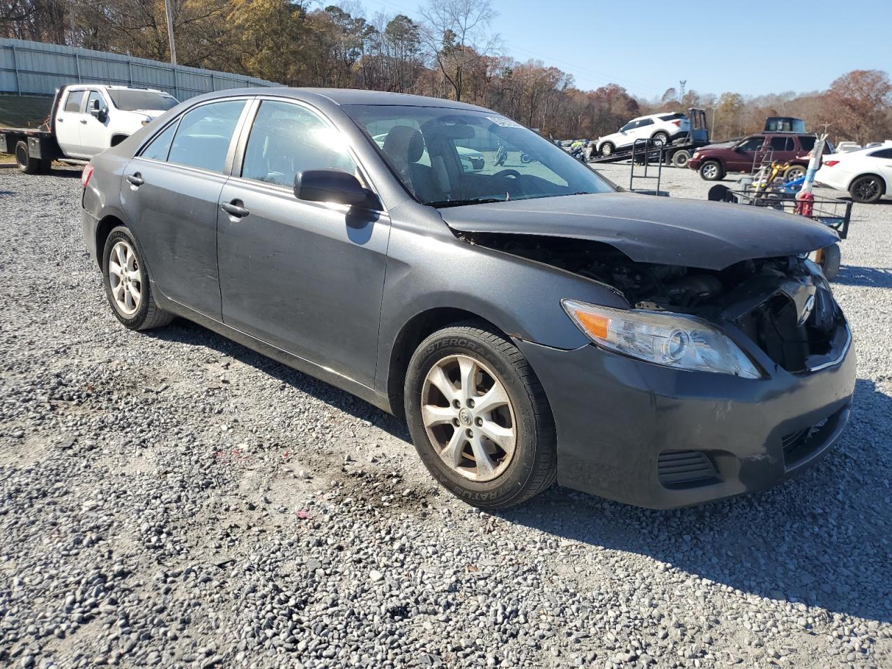 Toyota Camry Base Image 9