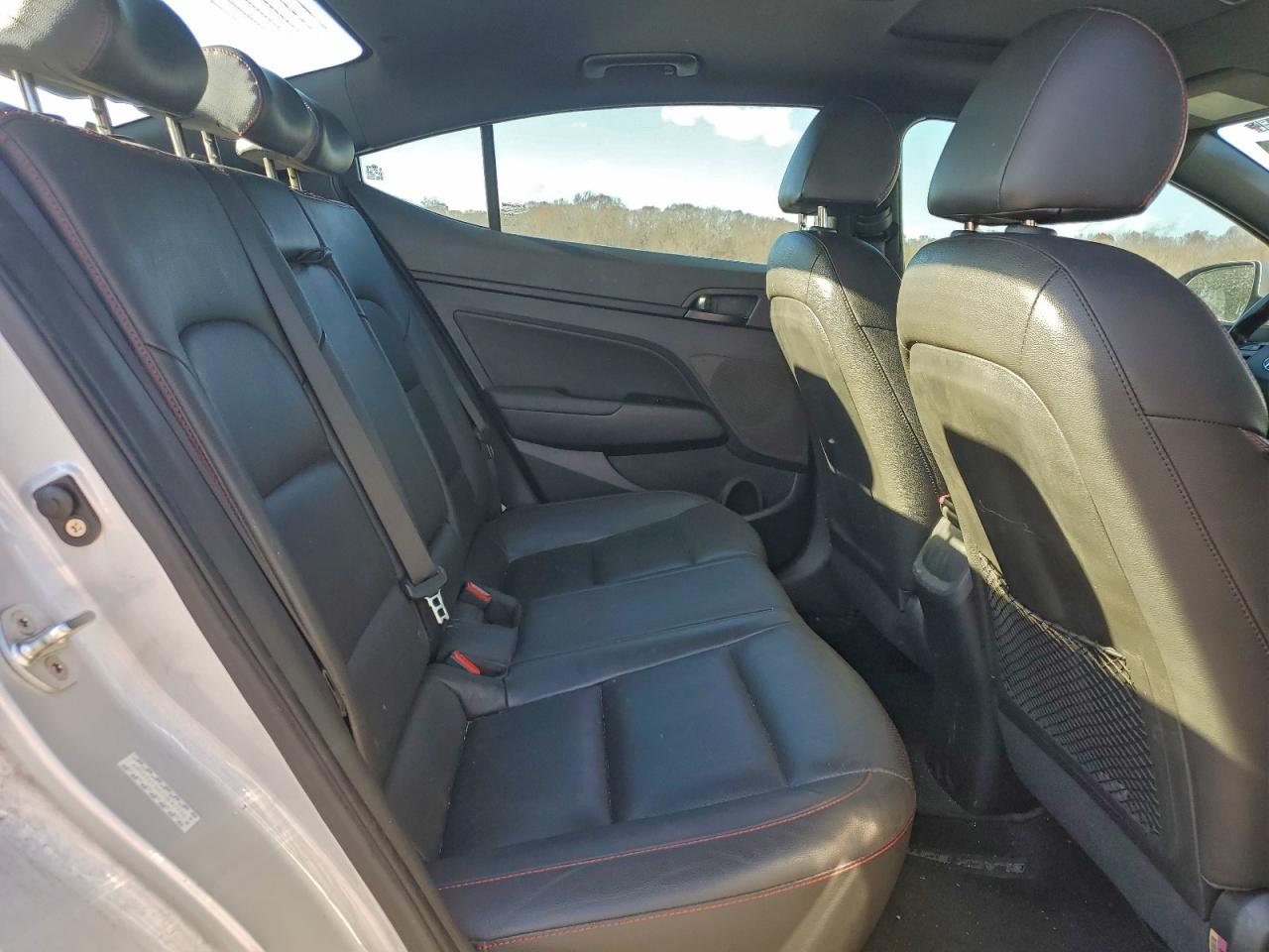 Hyundai ELANTRA Sport Image 3