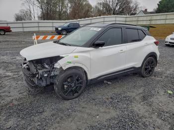  Salvage Nissan Kicks