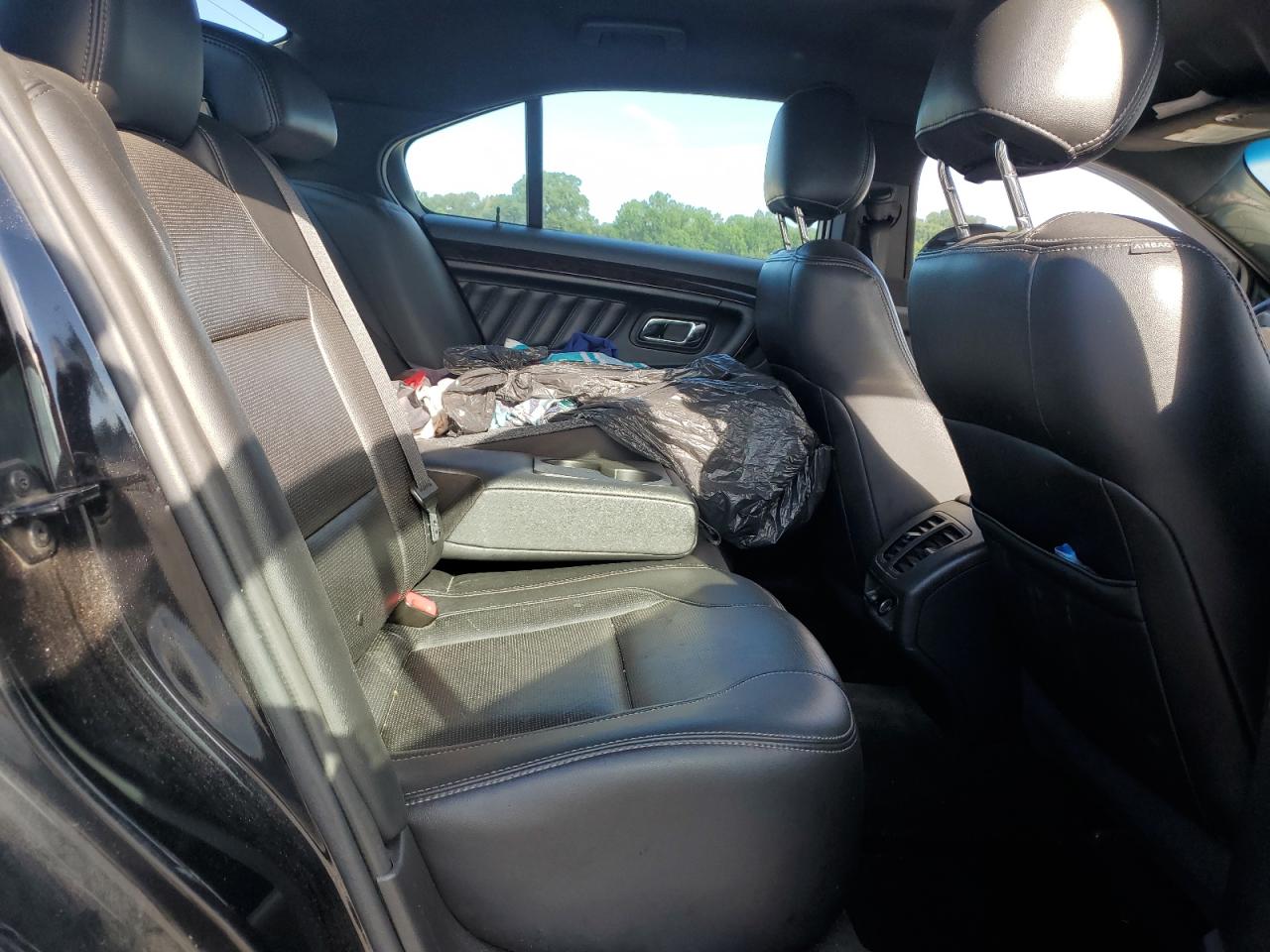 Ford Taurus Limited Image 11