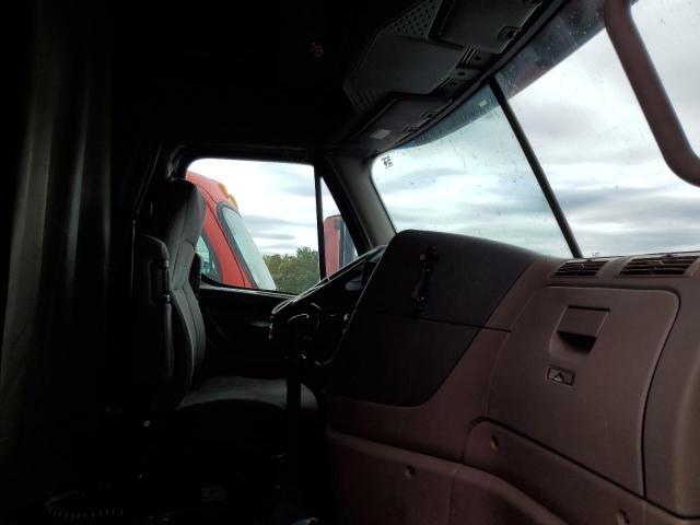 Freightliner Cascadia Image 4