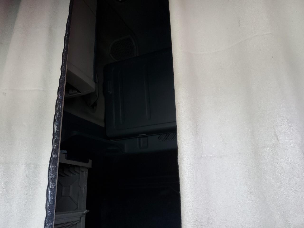 Freightliner Cascadia Image 6