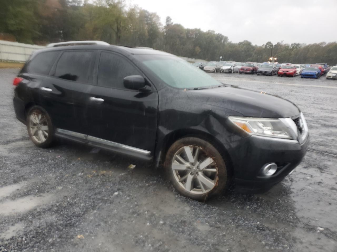 Nissan Pathfinder S Image 3