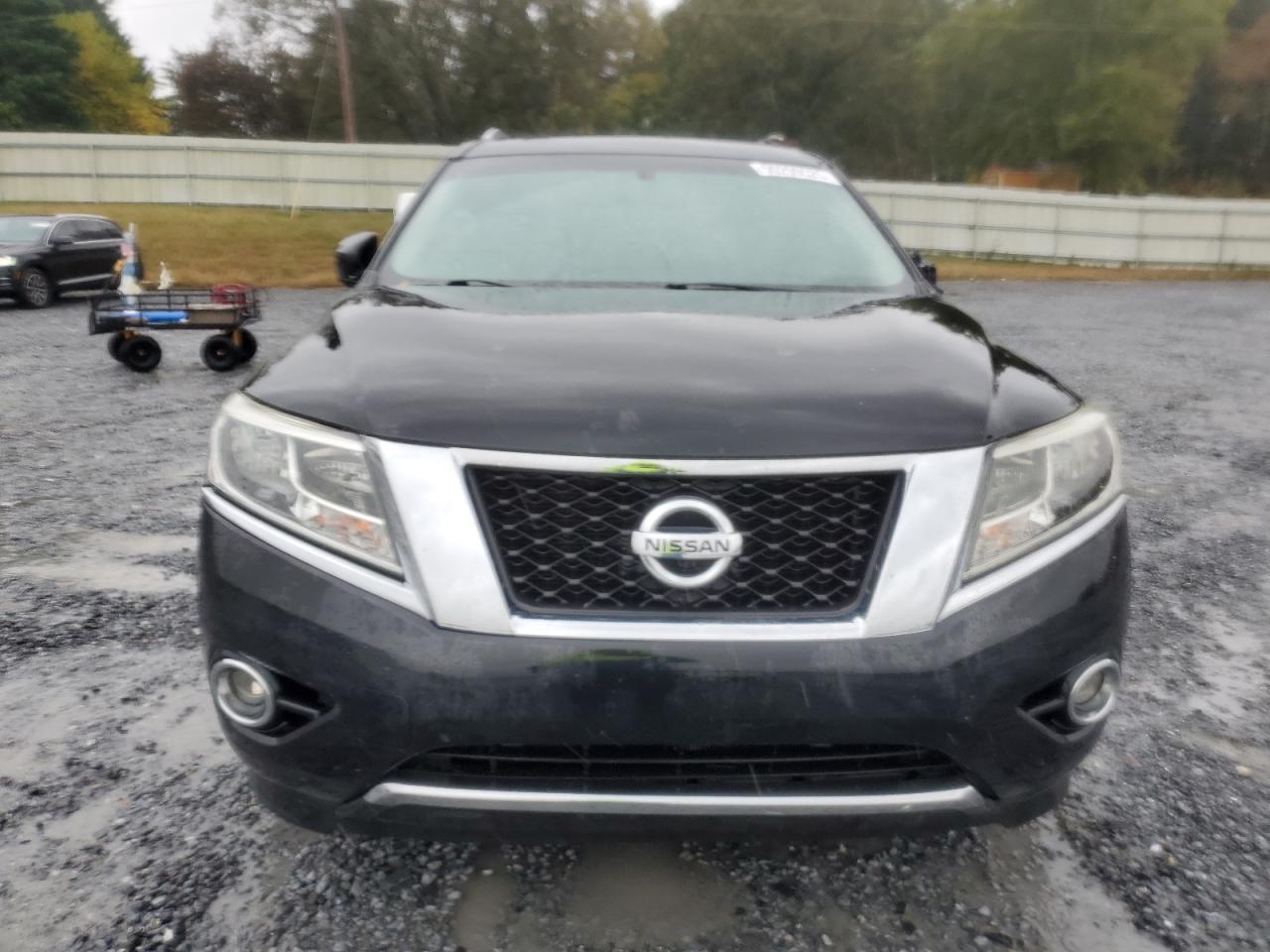 Nissan Pathfinder S Image 4