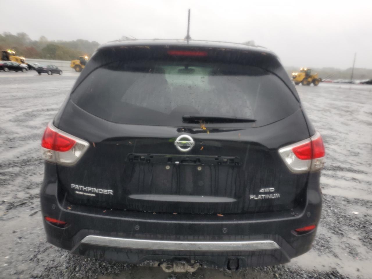 Nissan Pathfinder S Image 12