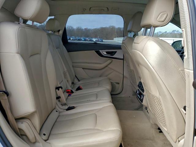 Audi Q7 Premium Plus Image 12