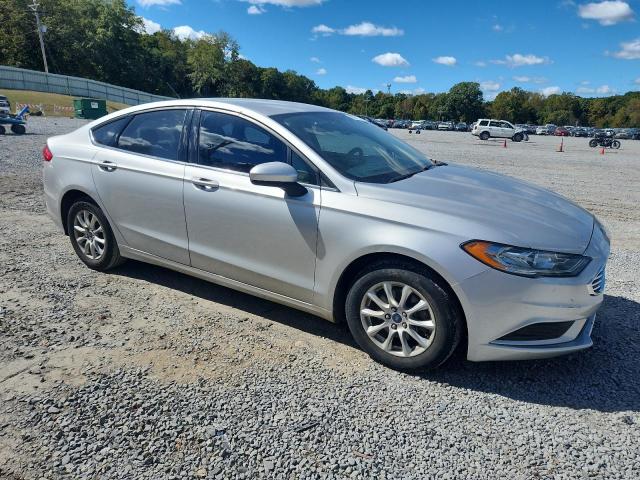 Ford Fusion S Image 11