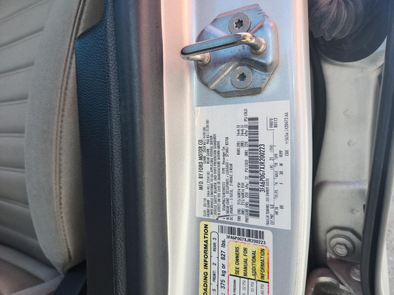 Ford Fusion S Image 5