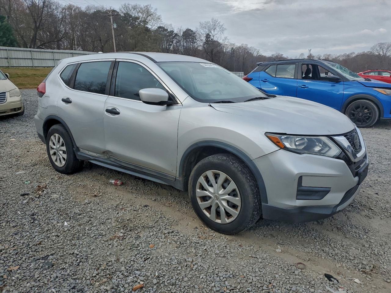 Nissan Rogue S Image 10