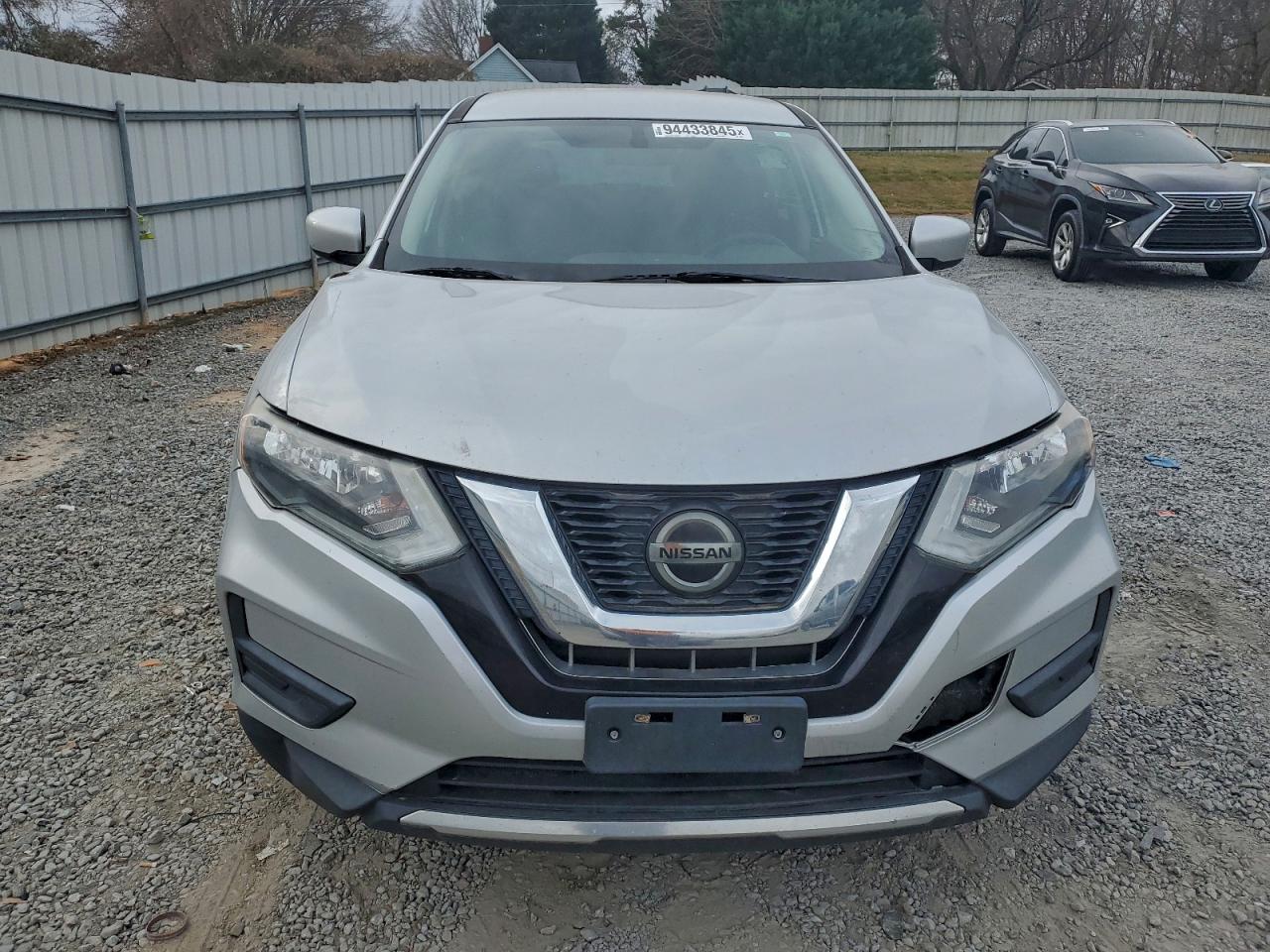 Nissan Rogue S Image 3