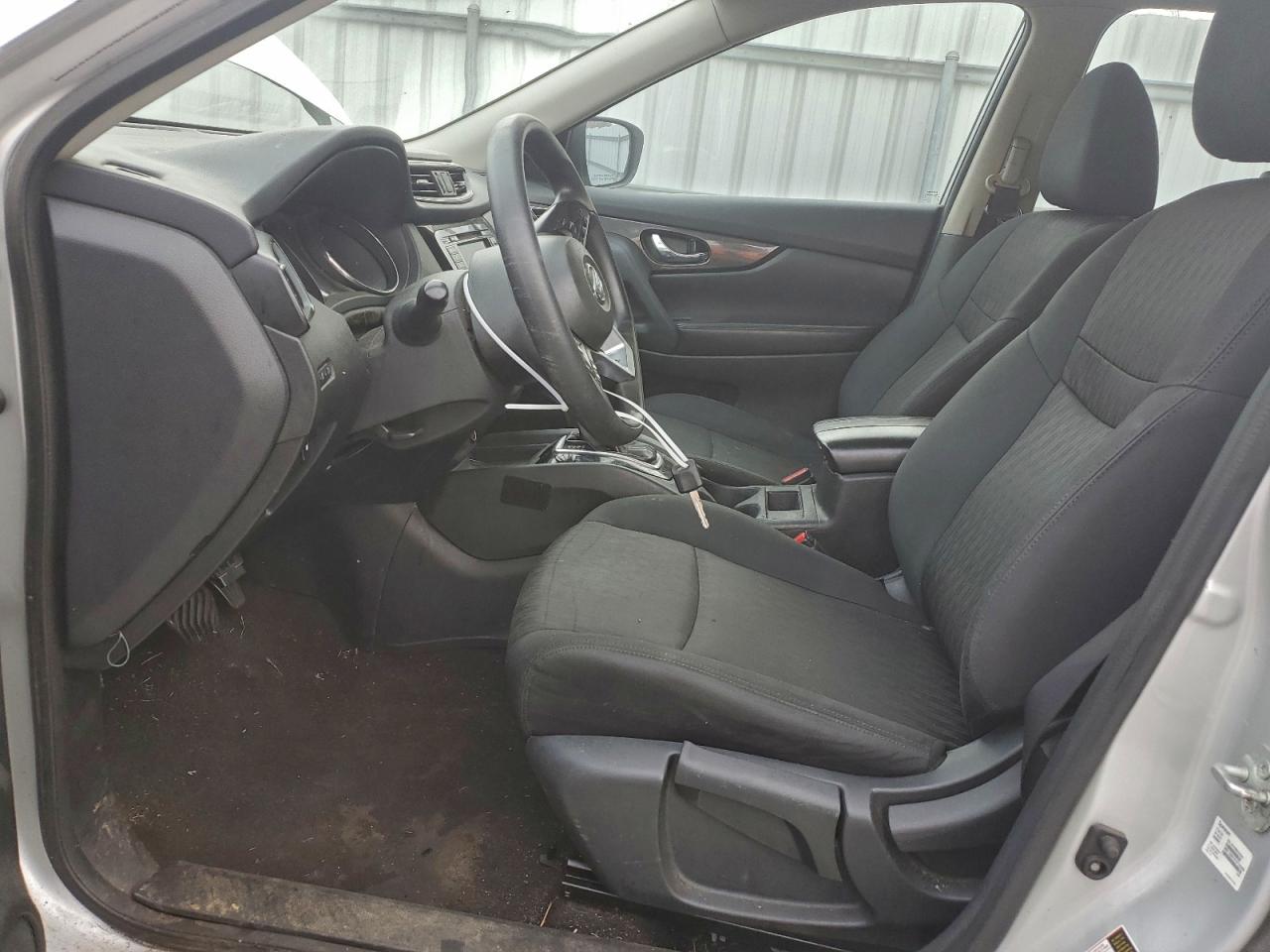 Nissan Rogue S Image 8