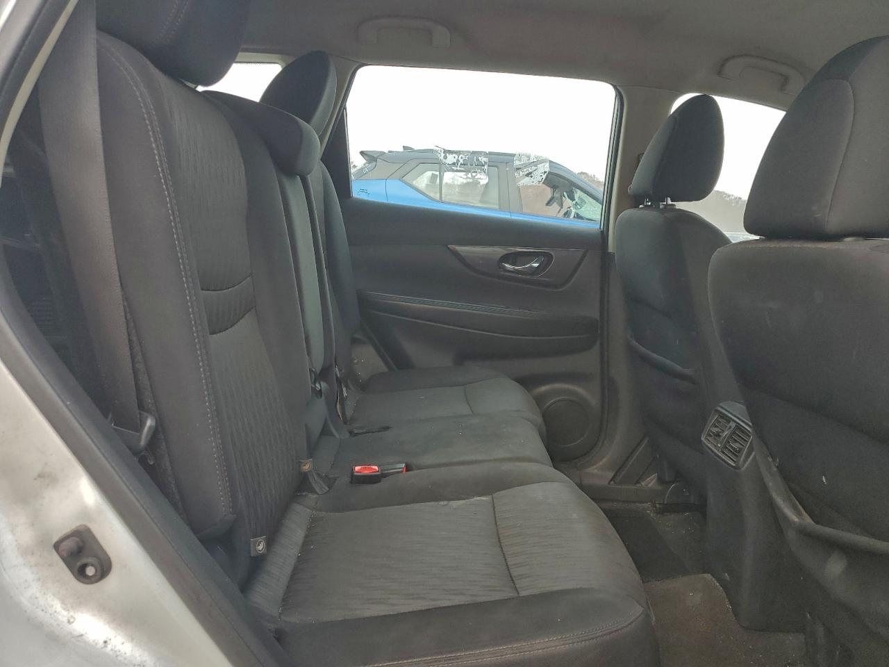 Nissan Rogue S Image 7