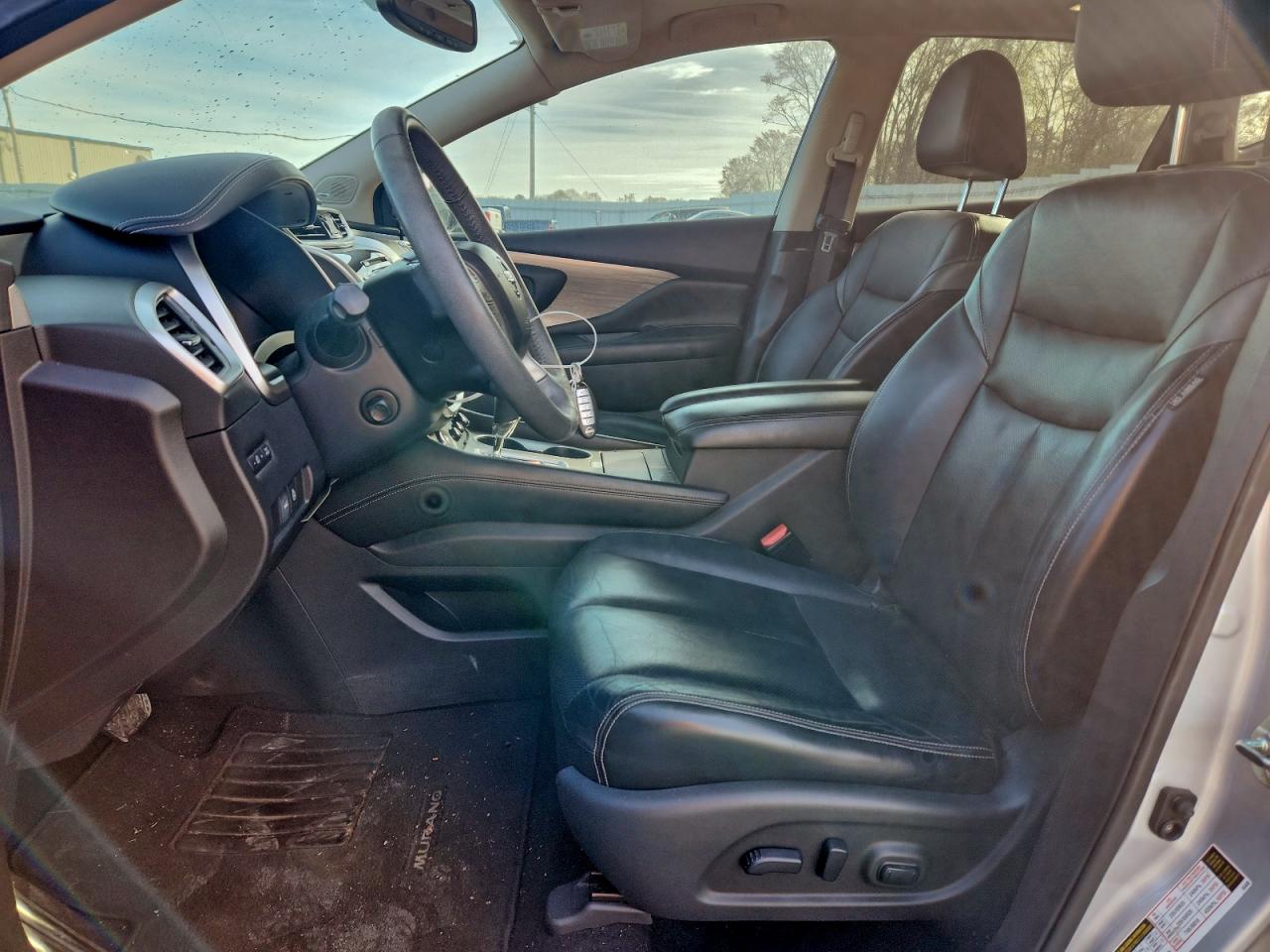 Nissan Murano S Image 8