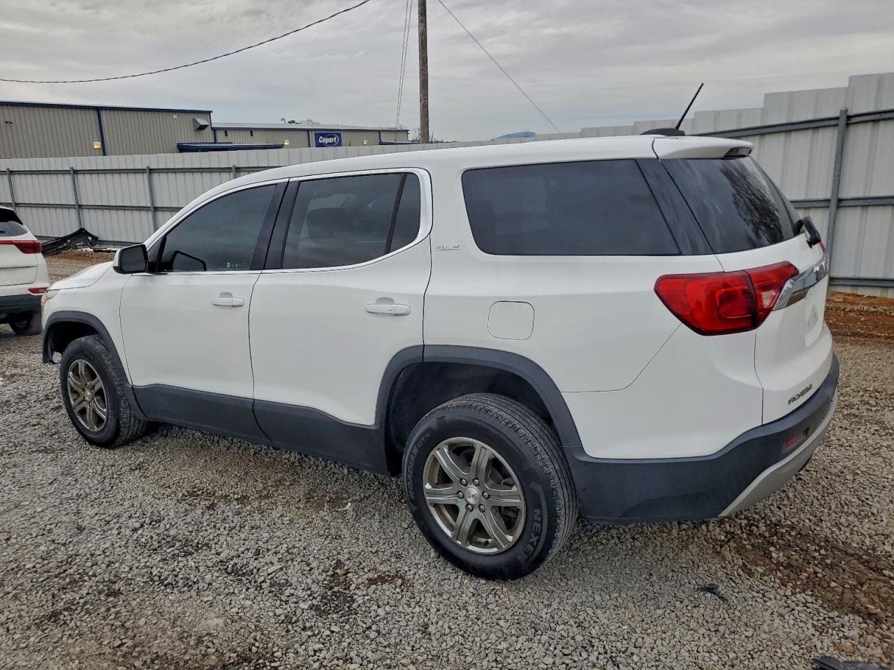 GMC Acadia Sle Image 2