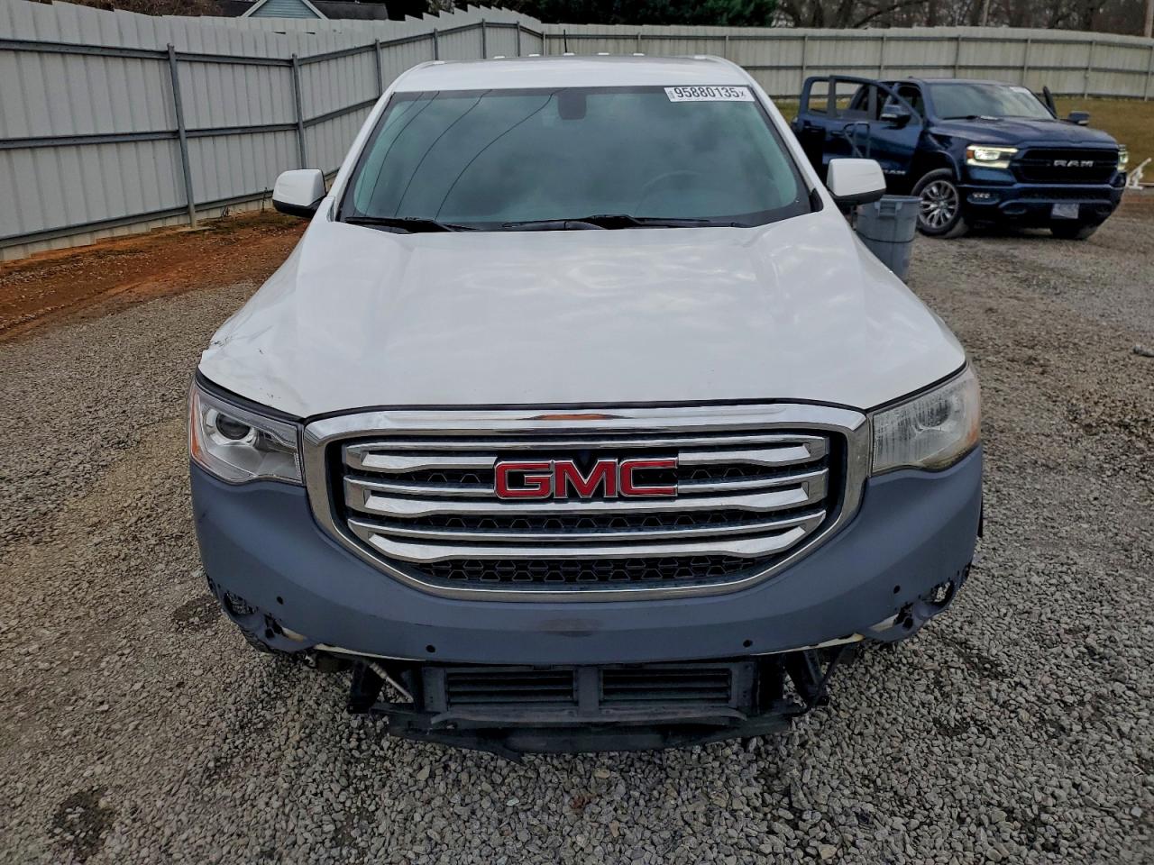GMC Acadia Sle Image 3