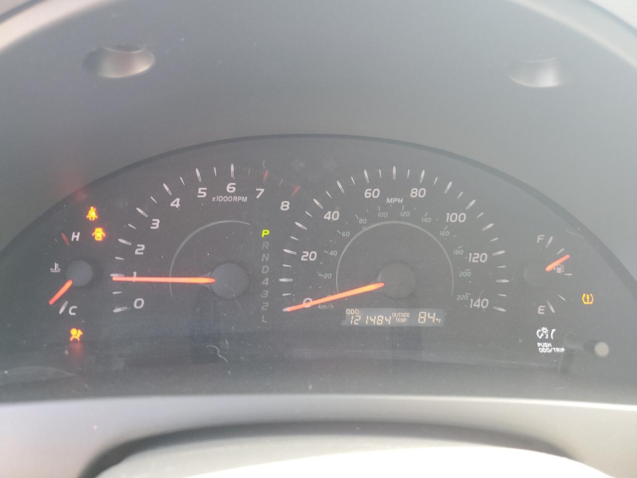 Toyota Camry Base Image 7