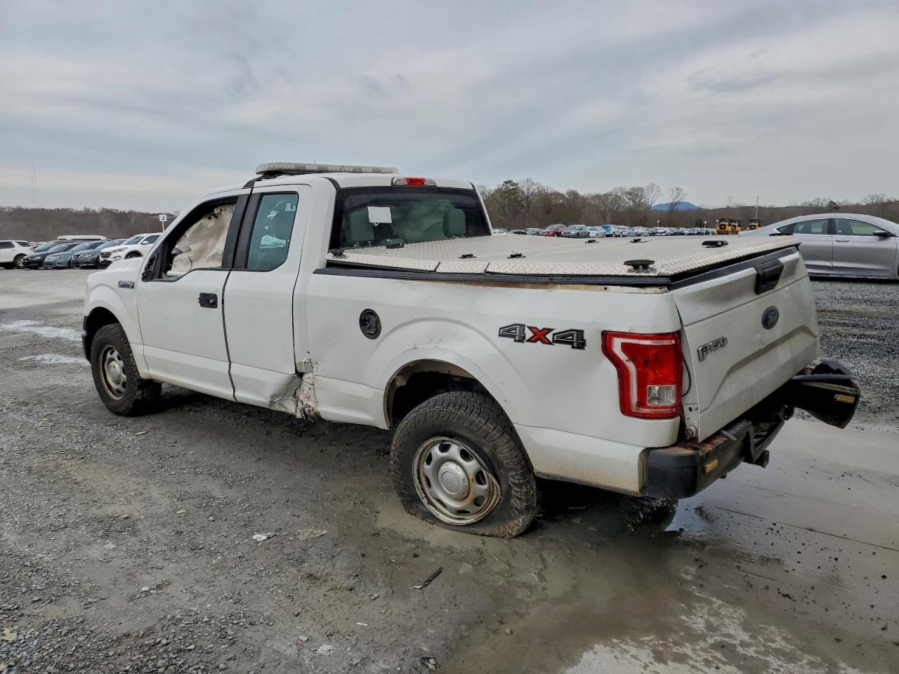 Ford F-150 Super Cab Image 2