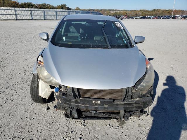 Hyundai ELANTRA Gls Image 4