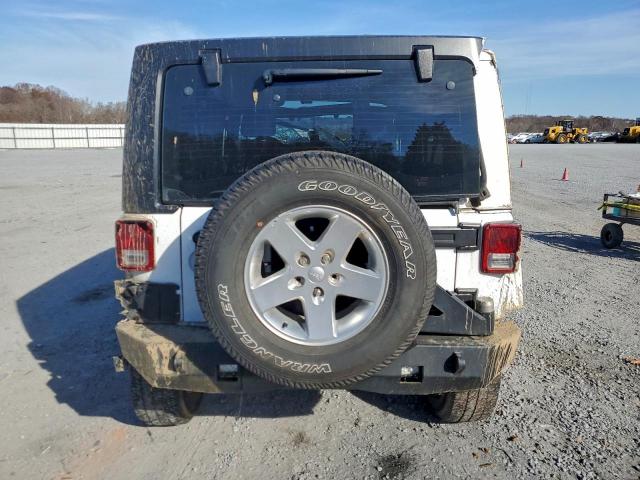Jeep Wrangler Sahara Image 5