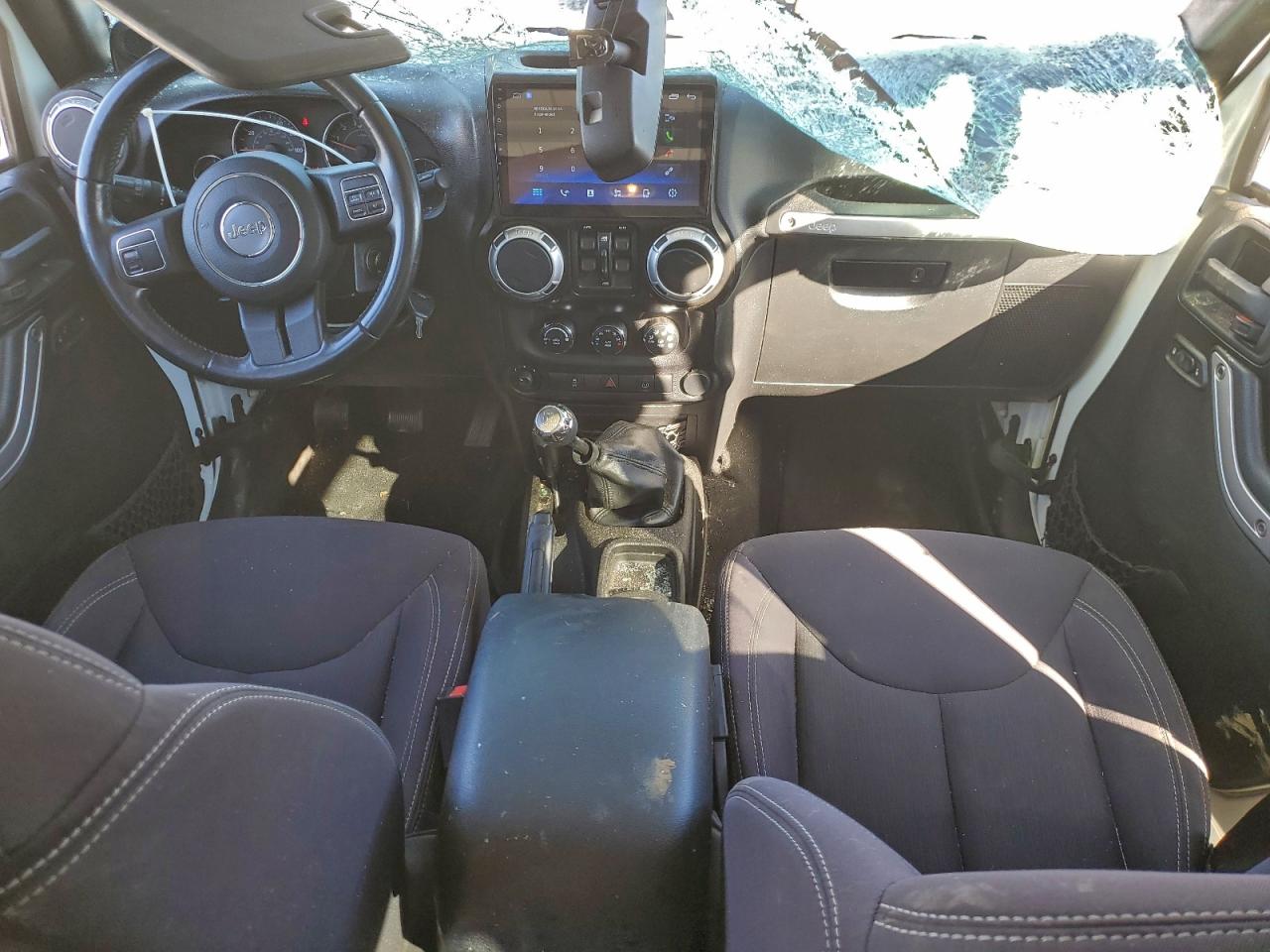 Jeep Wrangler Sahara Image 7