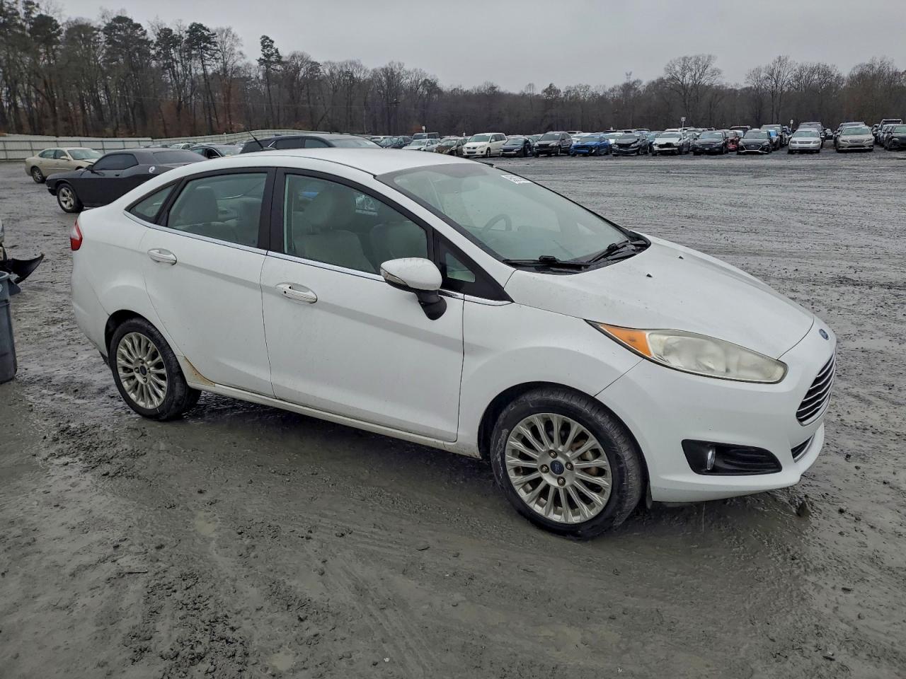 Ford Fiesta Titanium Image 6