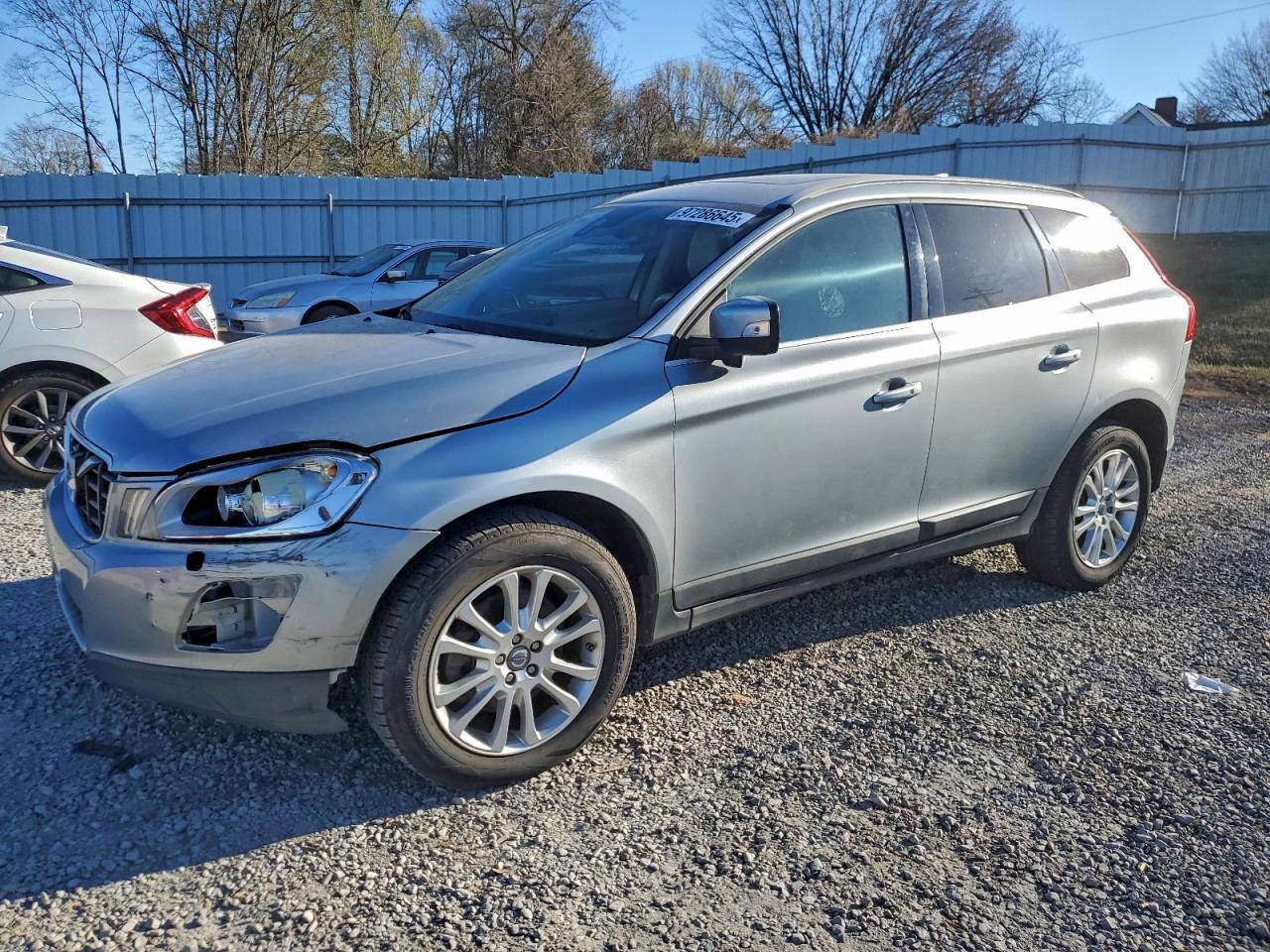 Volvo XC60 T6 Image 1