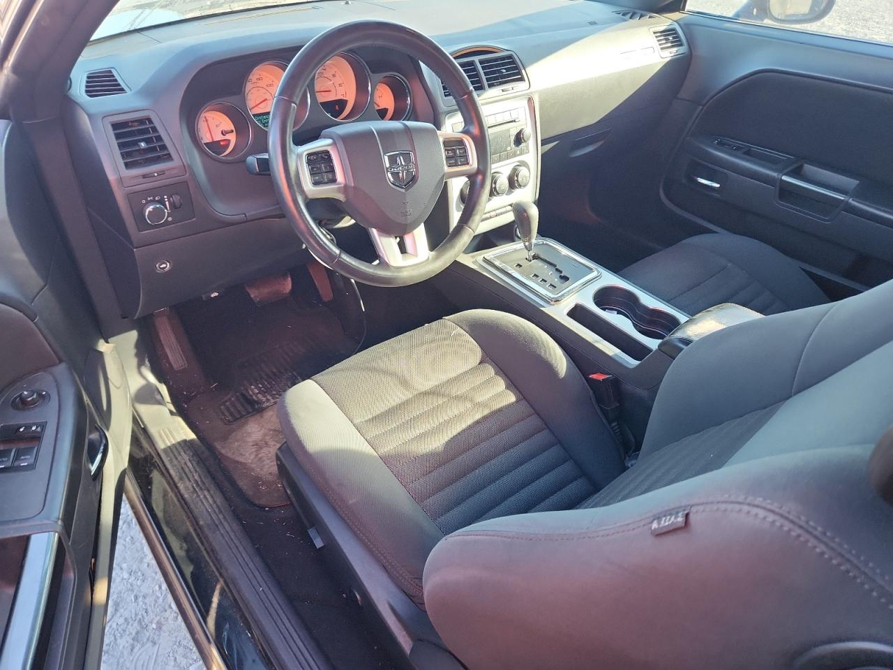 Dodge Challenger Sxt Image 2