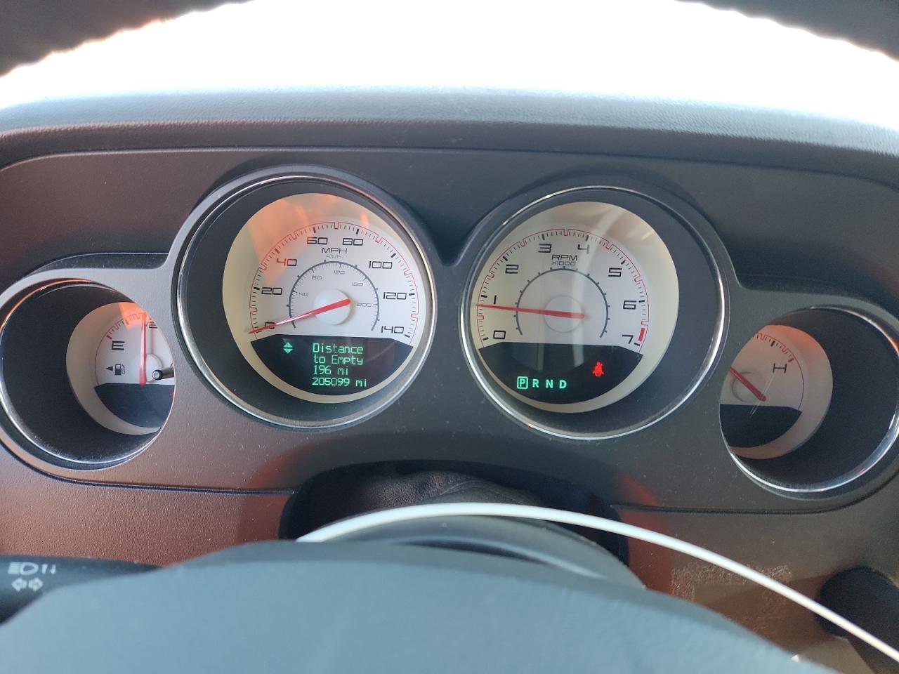 Dodge Challenger Sxt Image 7