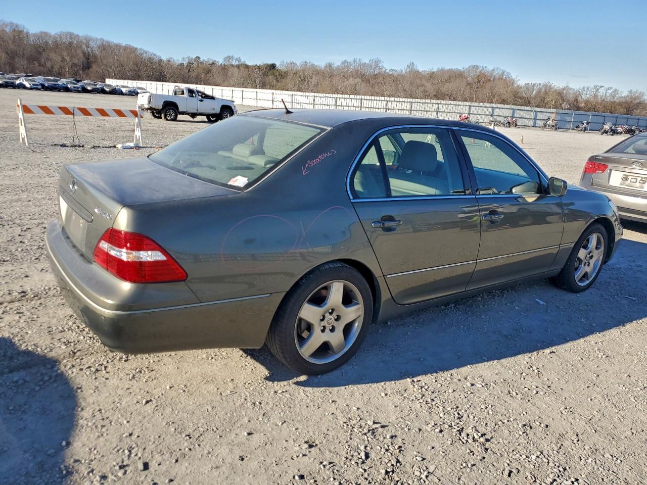 Lexus LS 430 Image 11