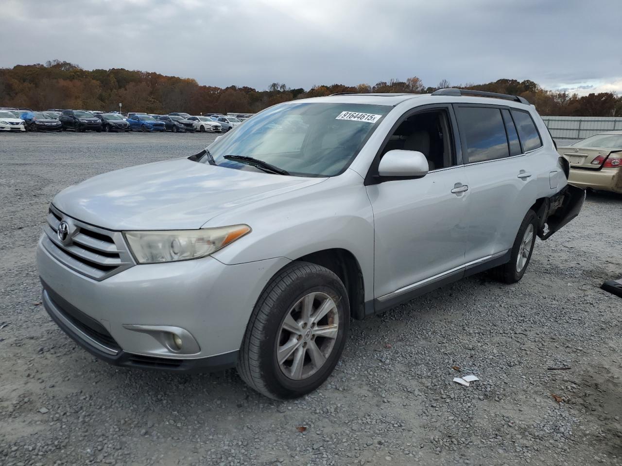 Toyota Highlander Base Image 1