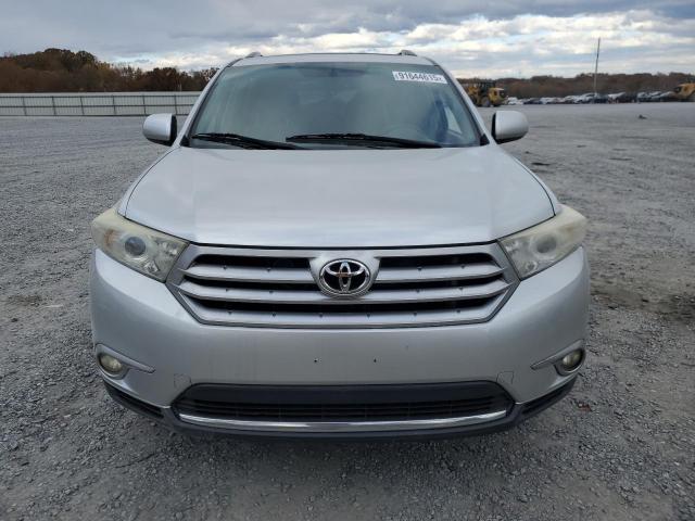 Toyota Highlander Base Image 8