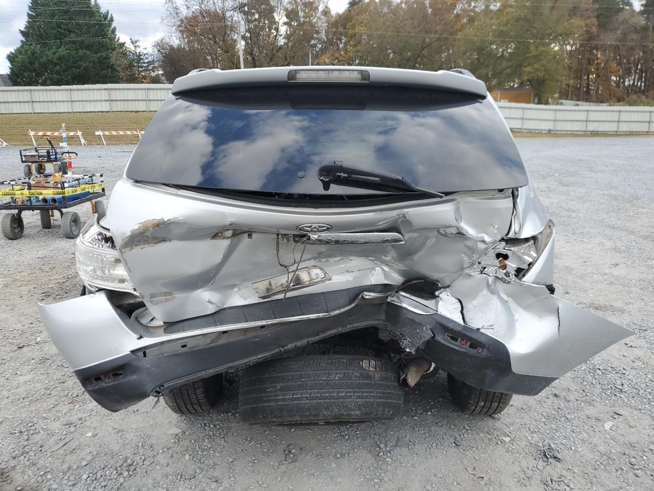 Toyota Highlander Base Image 10