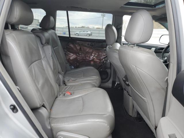 Toyota Highlander Base Image 12