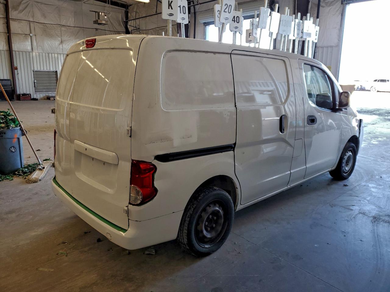 Nissan Nv 2.5s Image 3