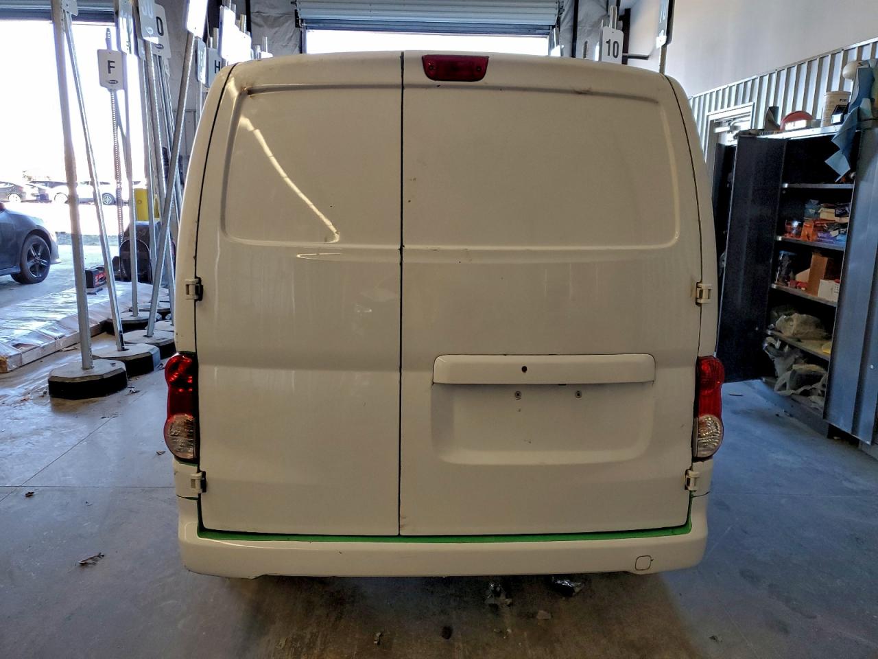 Nissan Nv 2.5s Image 5