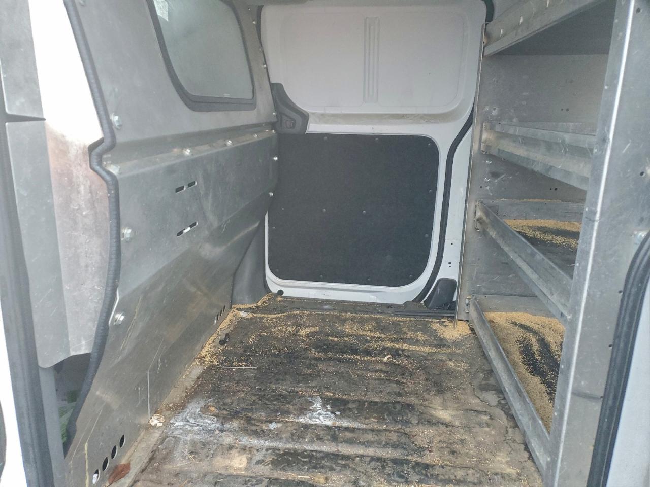 Nissan Nv 2.5s Image 10