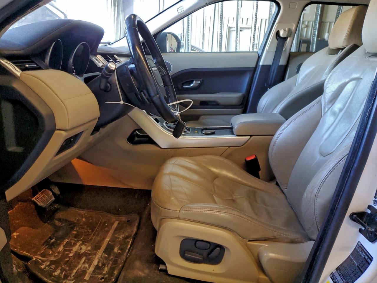 Land Rover Range Rover Pure Plus Image 11