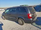 Chrysler Minivan Touring Image 7
