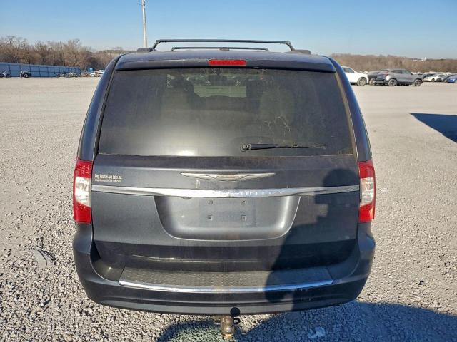 Chrysler Minivan Touring Image 3