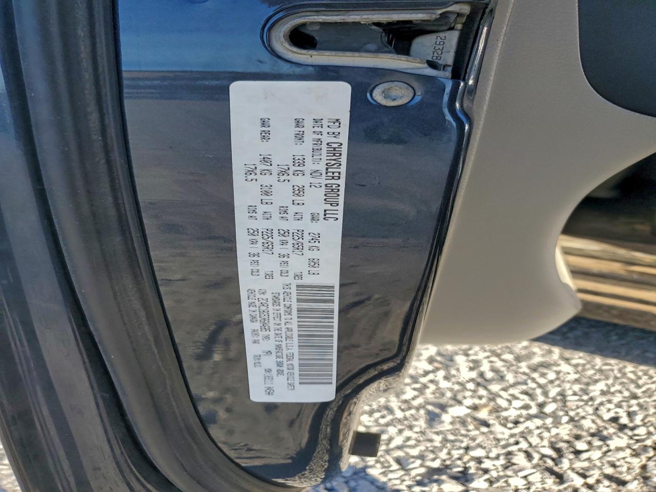 Chrysler Minivan Touring Image 11