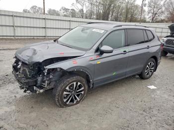  Salvage Volkswagen Tiguan