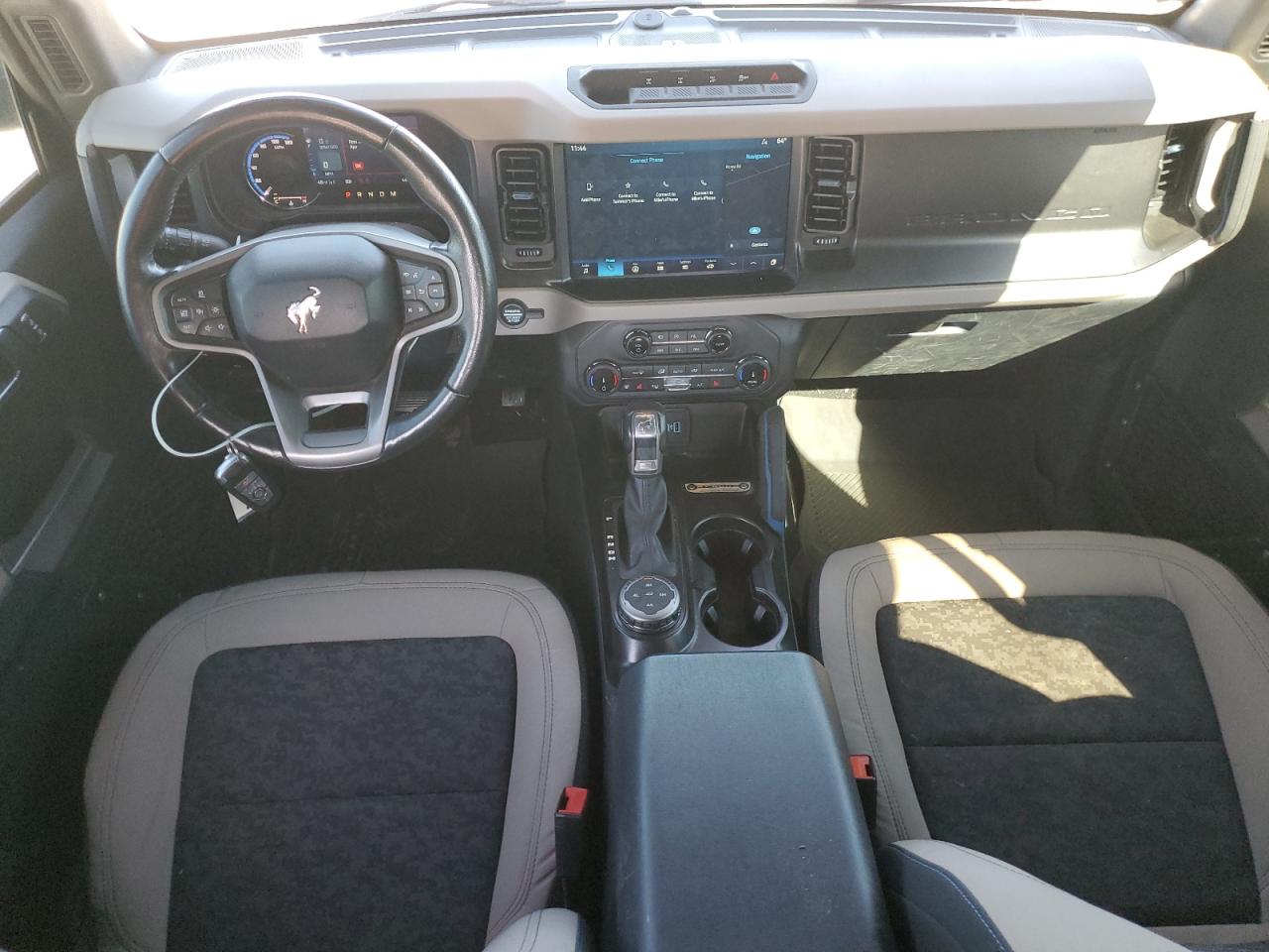 Ford Bronco Base Image 13