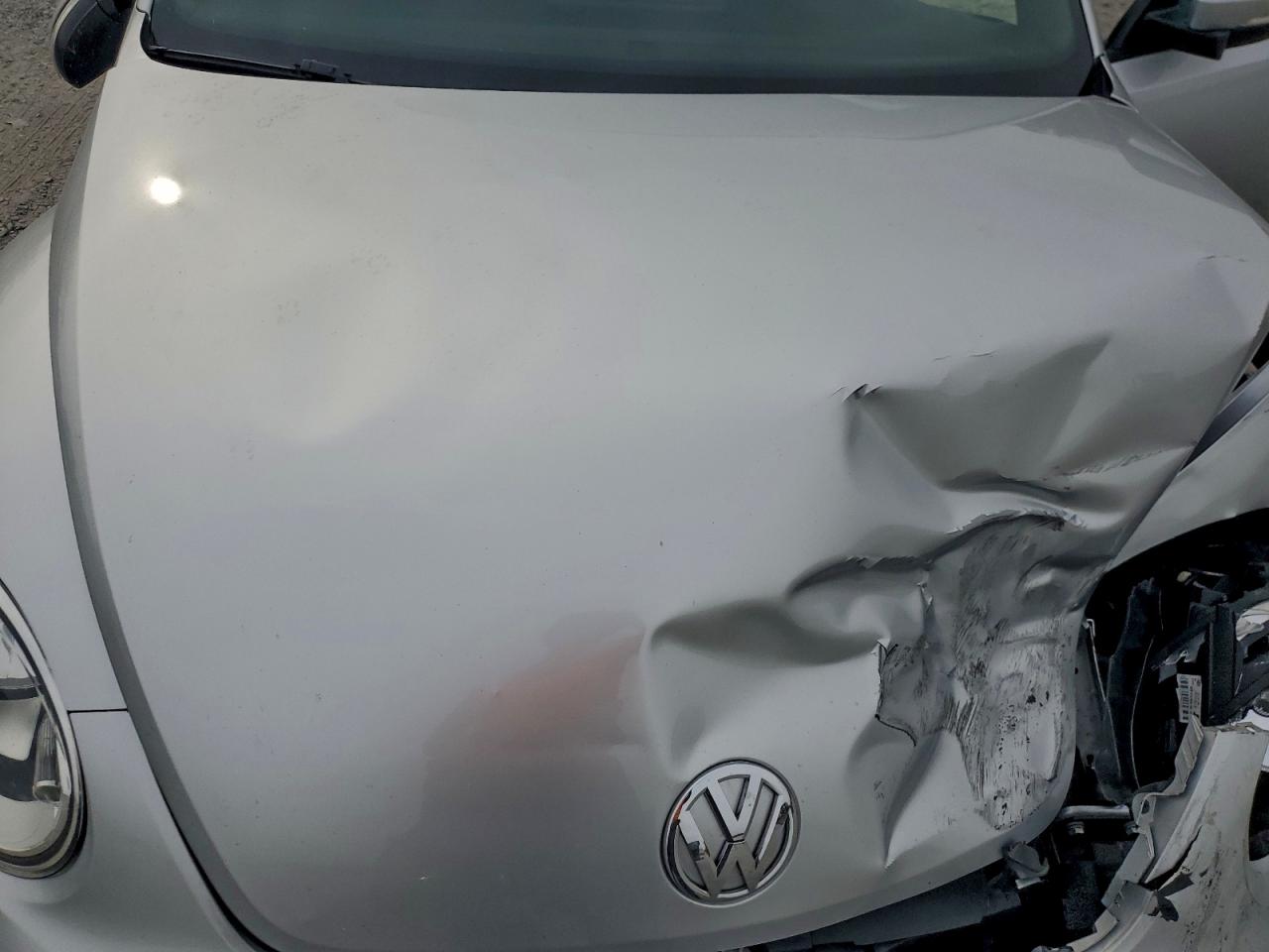 Volkswagen Beetle 1.8t Image 10